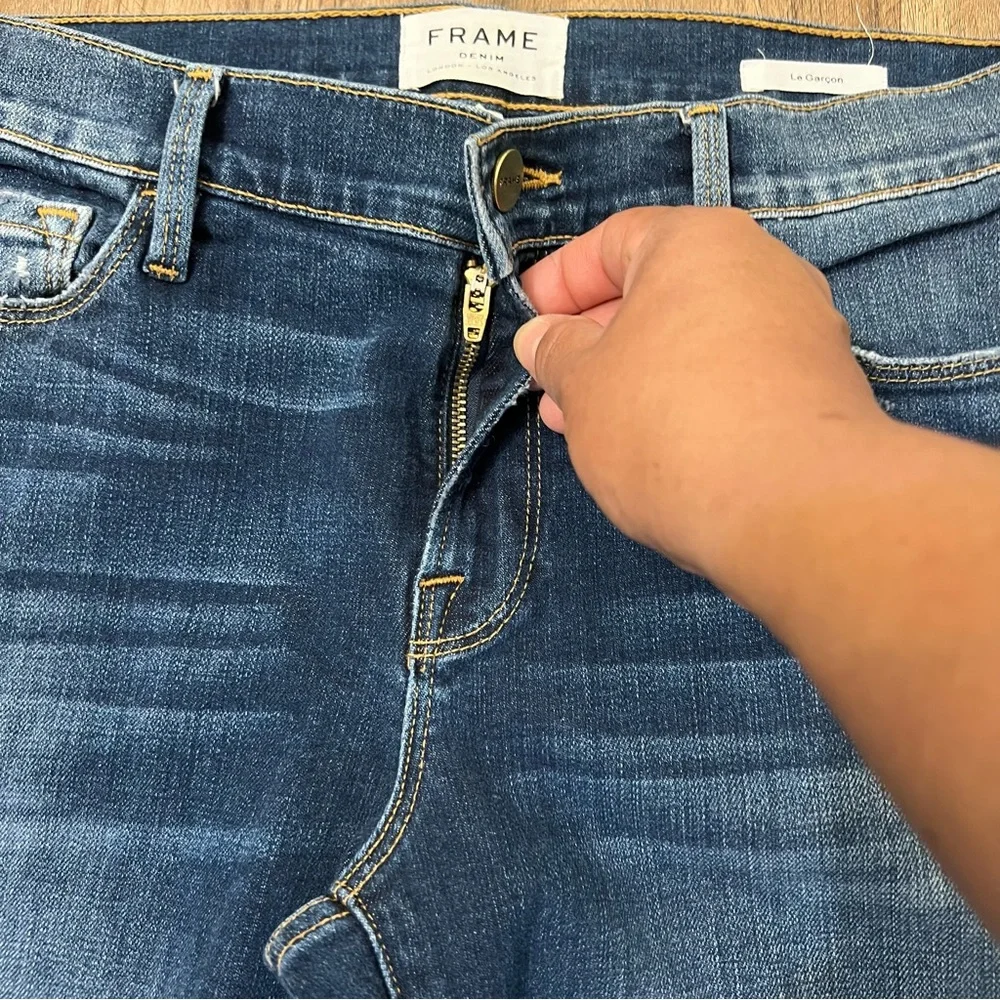 FRAME Le Garcon Mid Rise Distressed Slim Boyfriend Jeans in Azure‎ Size 27
